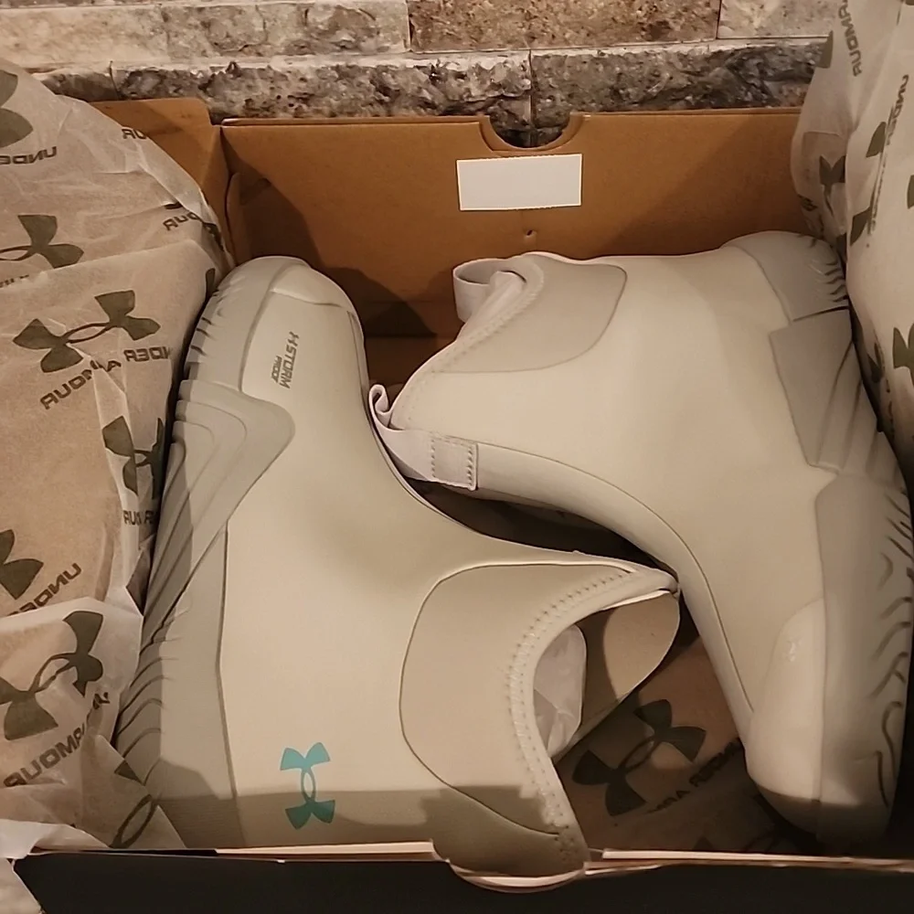 Under Armour Light Gray Ankle Boots with Teal Accents Brand New